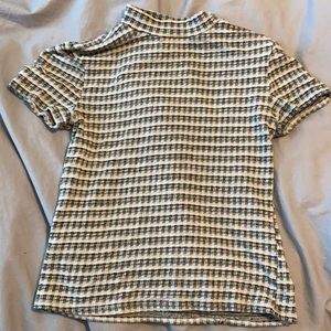 No boundaries, size S, grey and white t shirt.